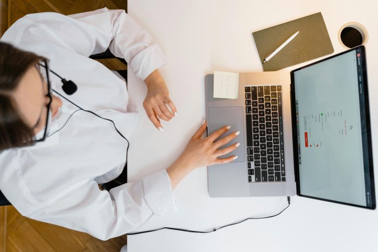 Comment trouver des clients en ligne (méthodes simples et efficaces)